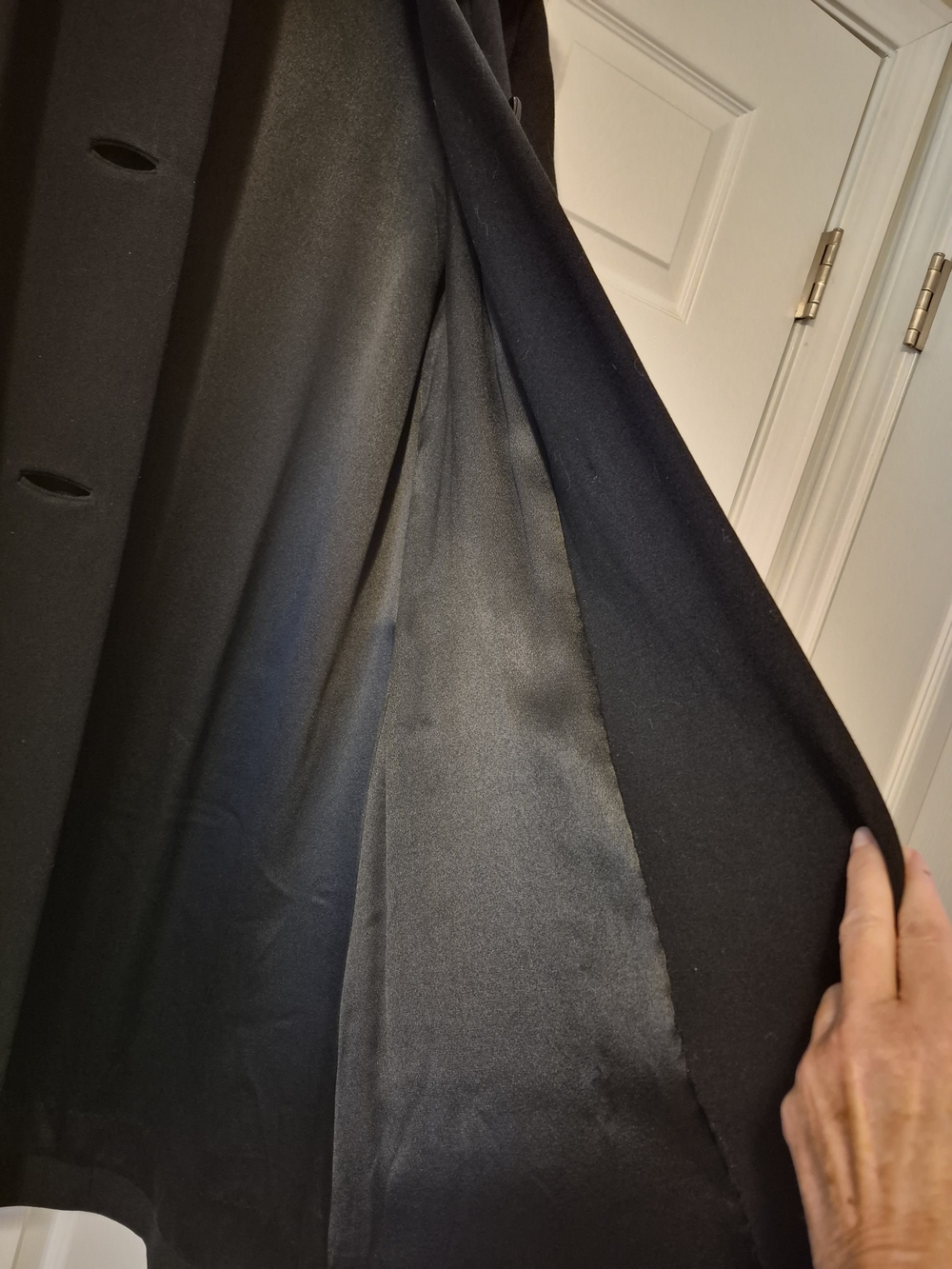 1961 Classic Black Long Wool Overcoat, Lined, Excellent Condition - Picture 11 of 11